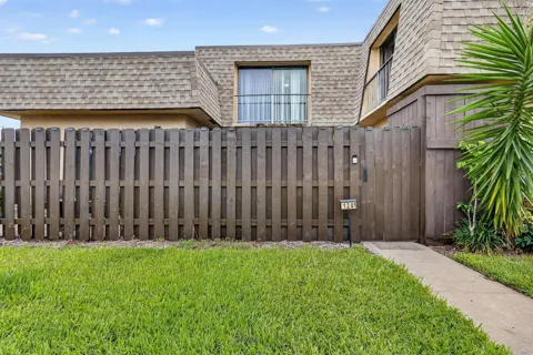 1201 WATERVIEW CIRCLE #12a