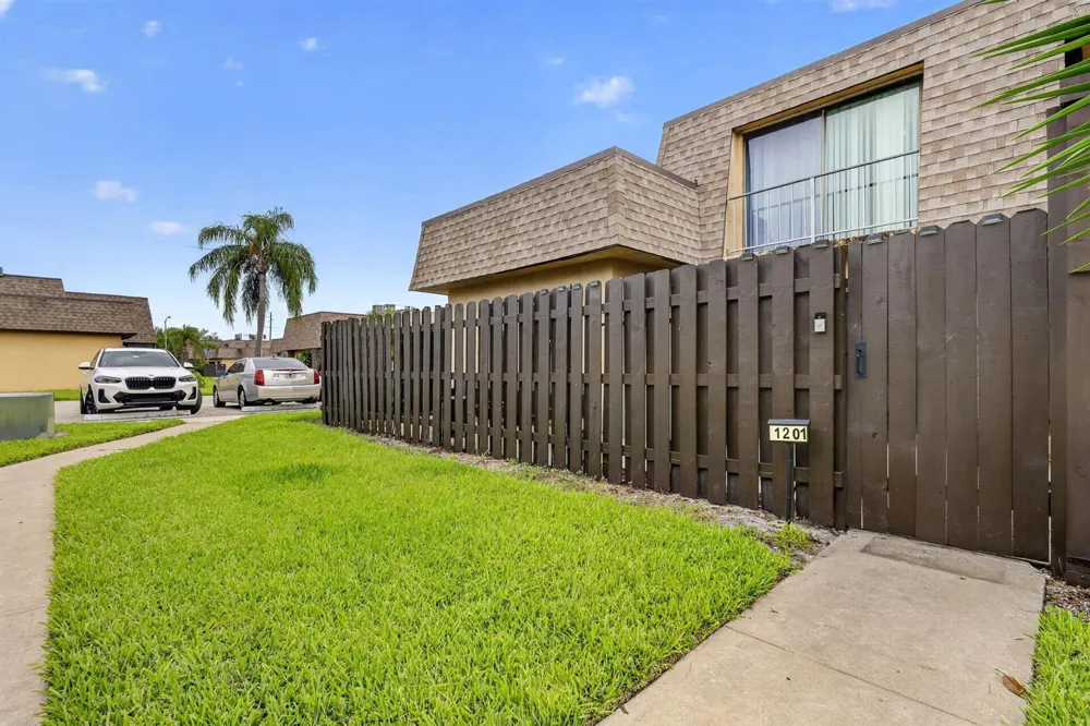1201 WATERVIEW CIRCLE #12a Palm Springs, FL 33461
