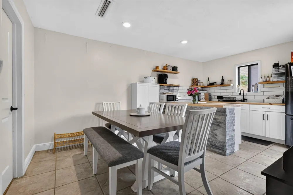 1201 WATERVIEW CIRCLE #12a Palm Springs, FL 33461