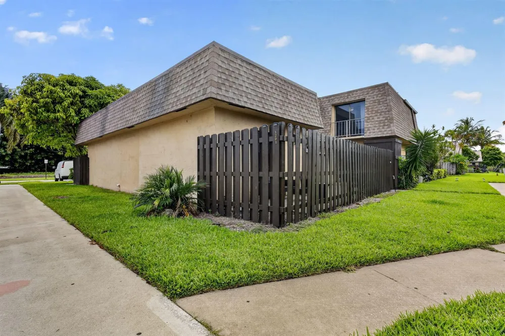 1201 WATERVIEW CIRCLE #12a Palm Springs, FL 33461