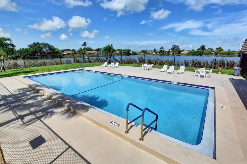 1201 WATERVIEW CIRCLE #12a Palm Springs, FL 33461