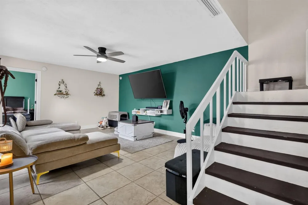1201 WATERVIEW CIRCLE #12a Palm Springs, FL 33461