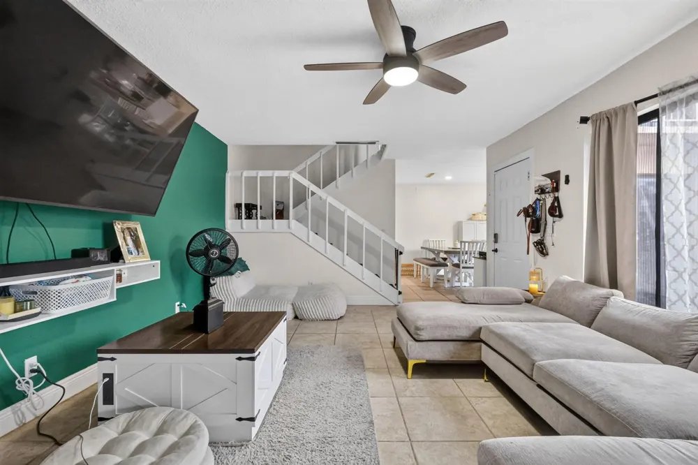 1201 WATERVIEW CIRCLE #12a Palm Springs, FL 33461