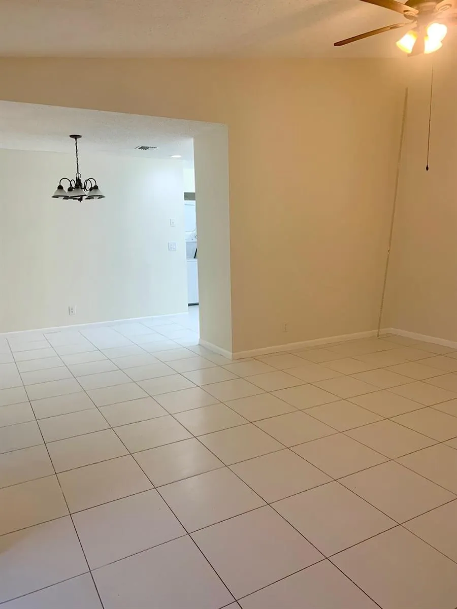 3104 Waterview Circle Palm Springs, FL 33461