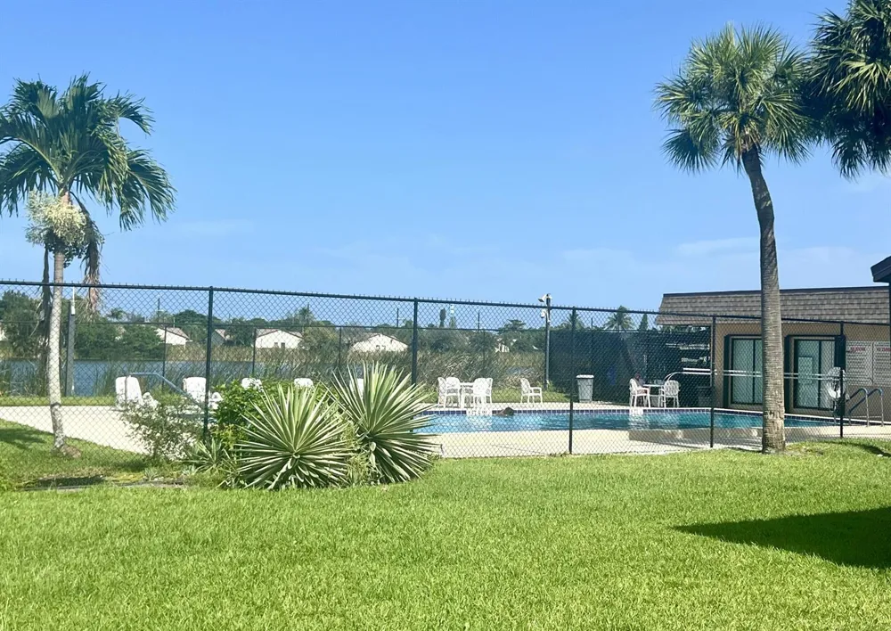 3104 Waterview Circle Palm Springs, FL 33461