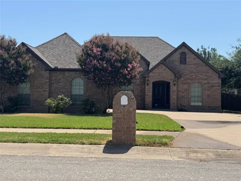 1403 Hickory Drive