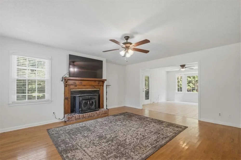591 Old Taylorsville Rd Aragon, GA 30104