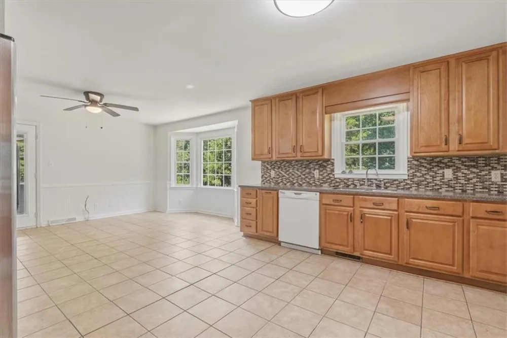 591 Old Taylorsville Rd Aragon, GA 30104