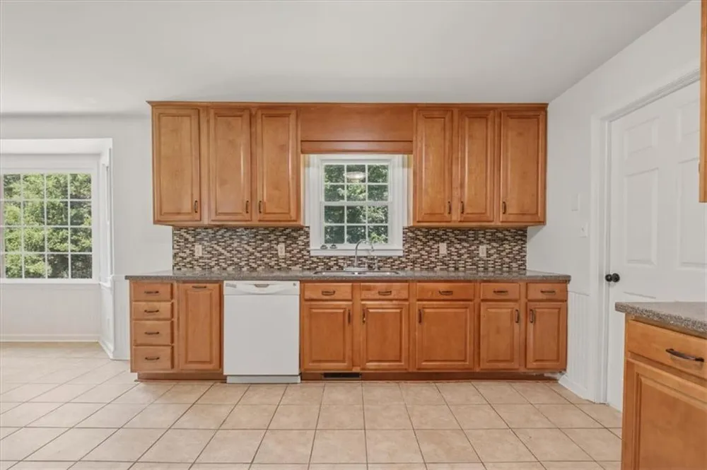 591 Old Taylorsville Rd Aragon, GA 30104