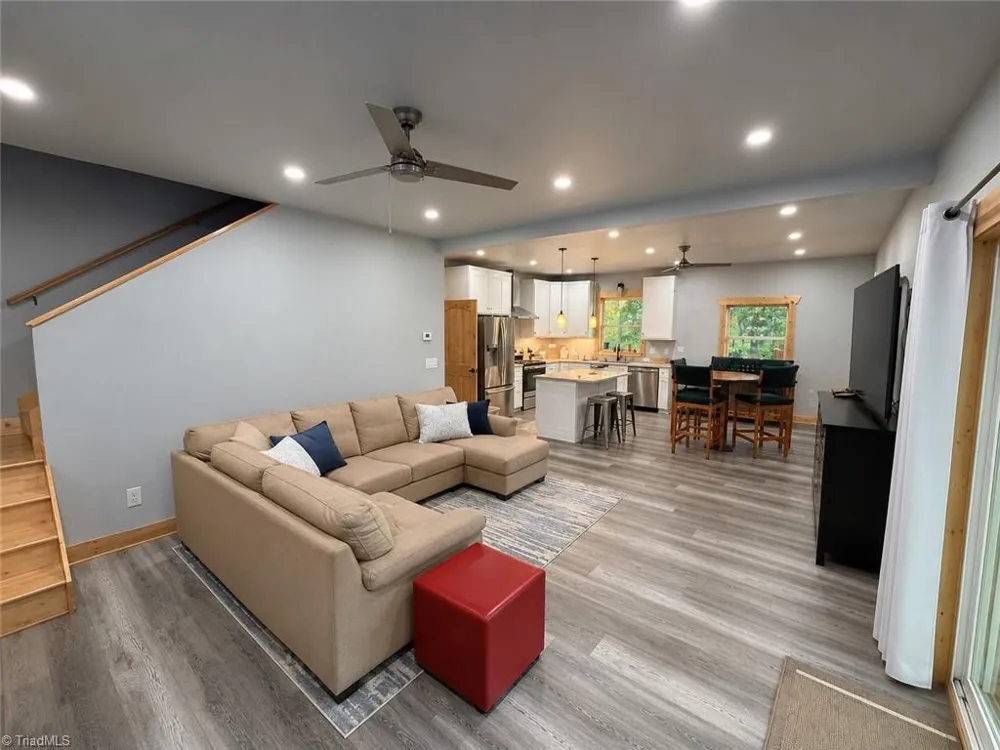 74 Forest Lane Ennice, NC 28623