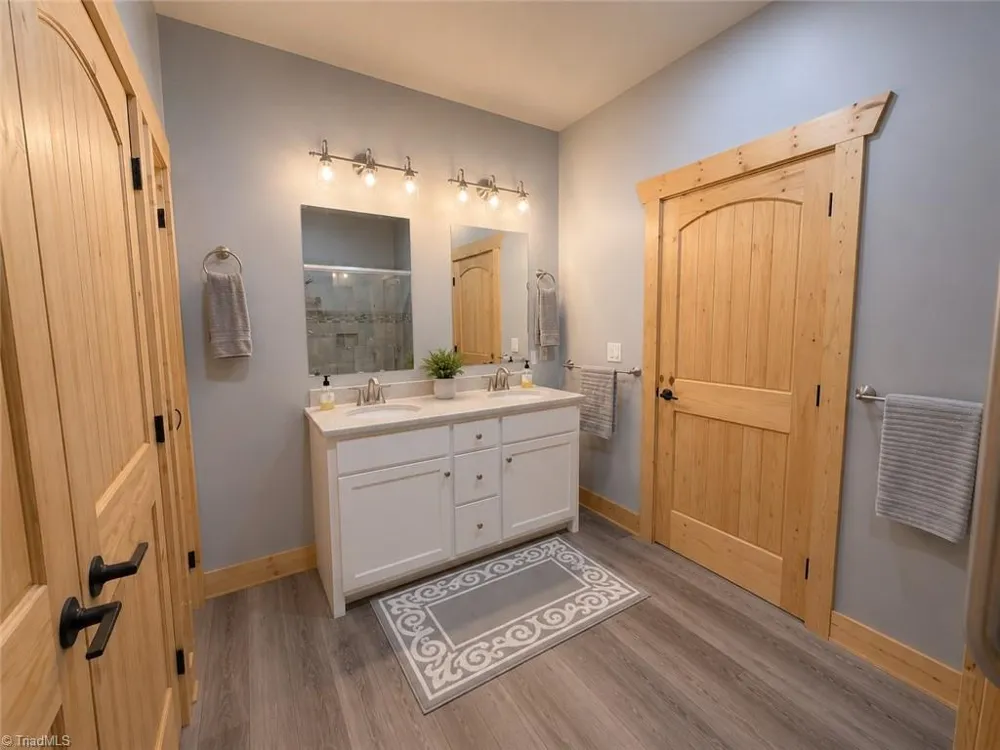 74 Forest Lane Ennice, NC 28623