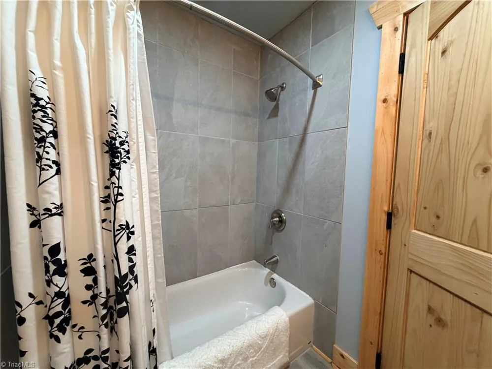 74 Forest Lane Ennice, NC 28623