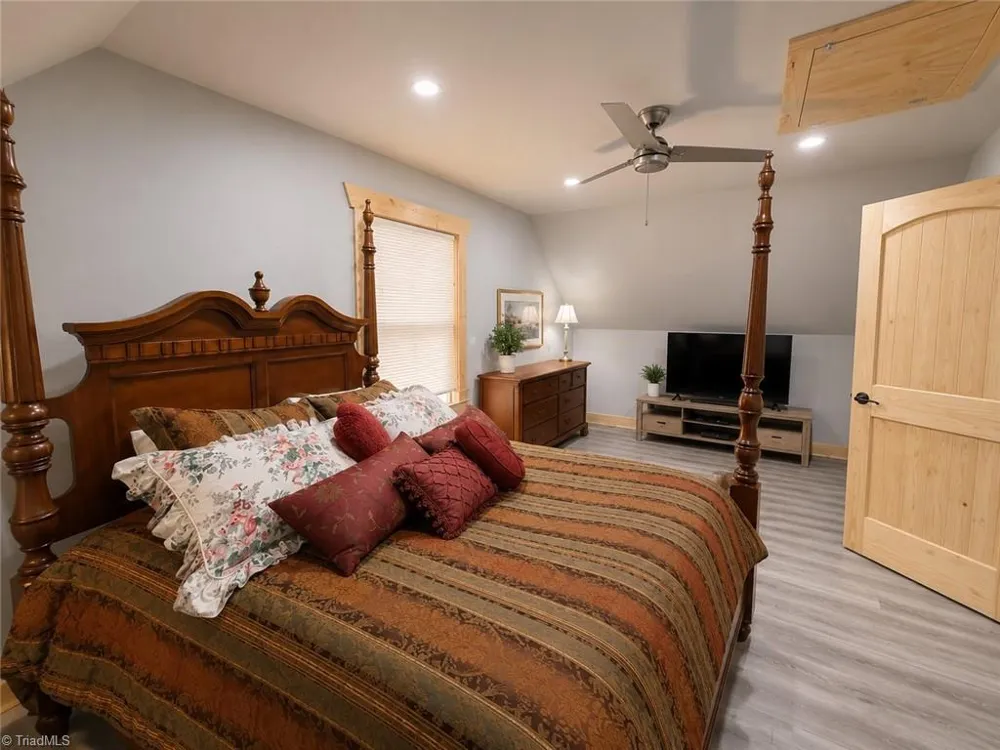 74 Forest Lane Ennice, NC 28623