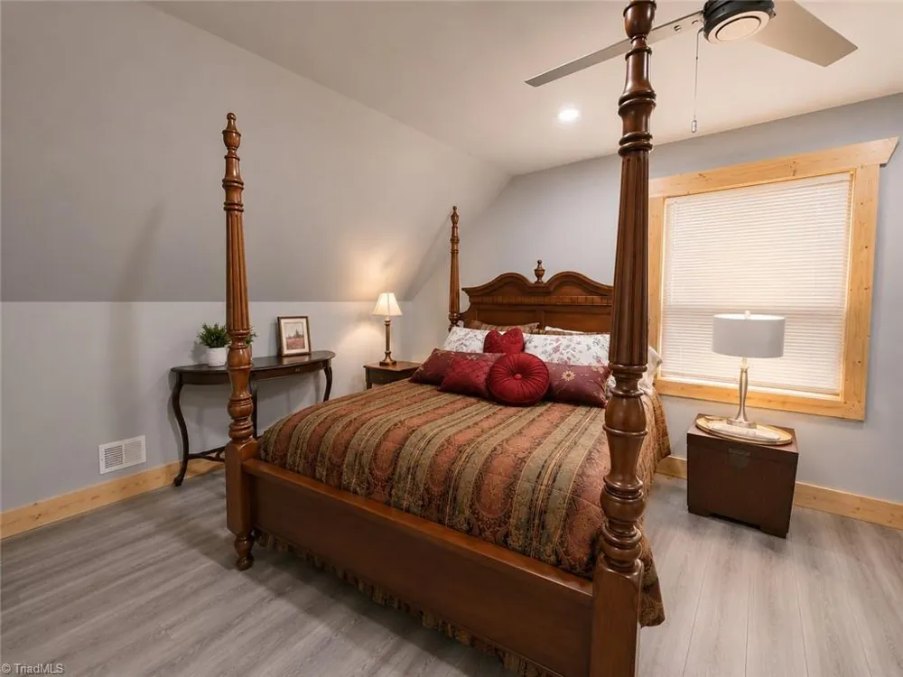 74 Forest Lane Ennice, NC 28623