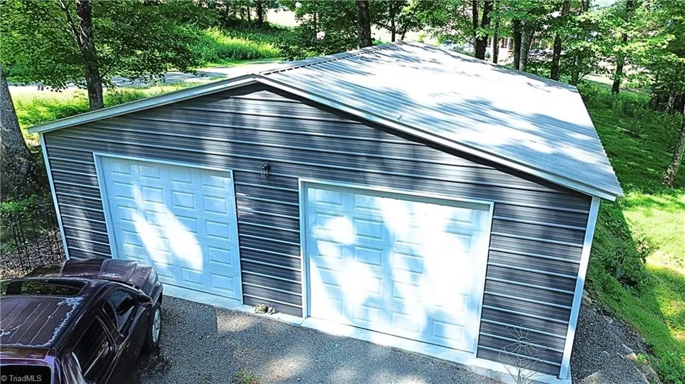 74 Forest Lane Ennice, NC 28623
