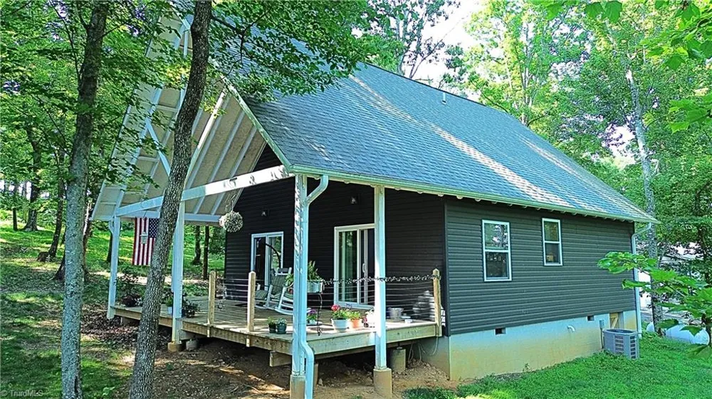 74 Forest Lane Ennice, NC 28623