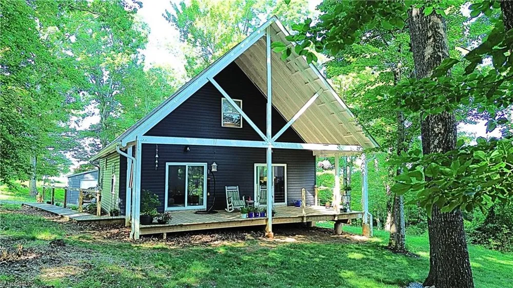 74 Forest Lane Ennice, NC 28623