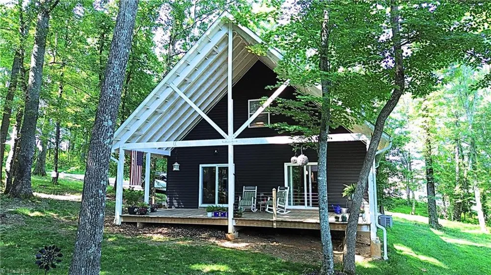 74 Forest Lane Ennice, NC 28623