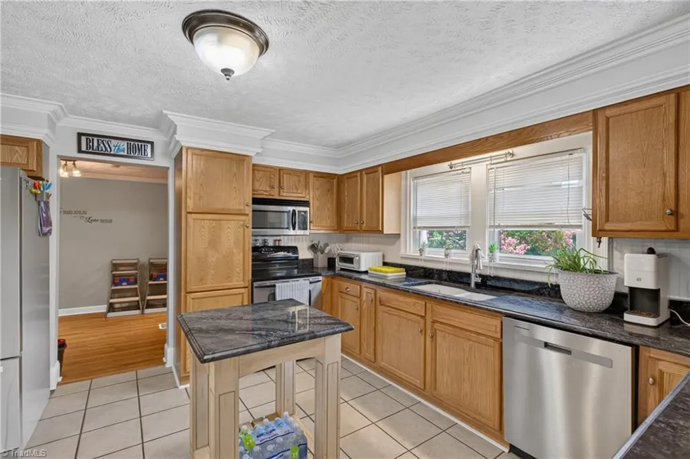 2441 Cunningham Road Thomasville, NC 27360