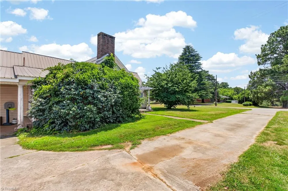 2441 Cunningham Road Thomasville, NC 27360