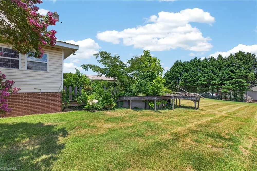 2441 Cunningham Road Thomasville, NC 27360