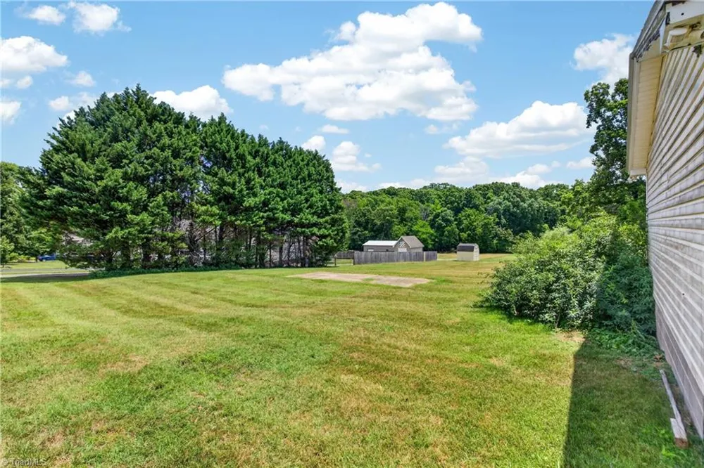 2441 Cunningham Road Thomasville, NC 27360