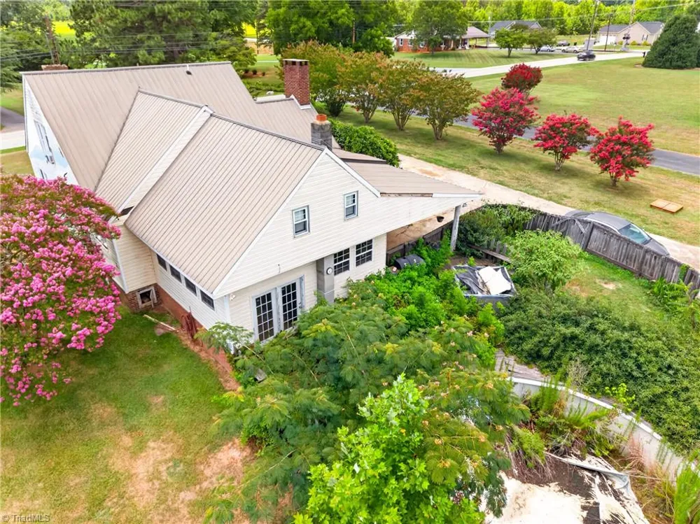 2441 Cunningham Road Thomasville, NC 27360