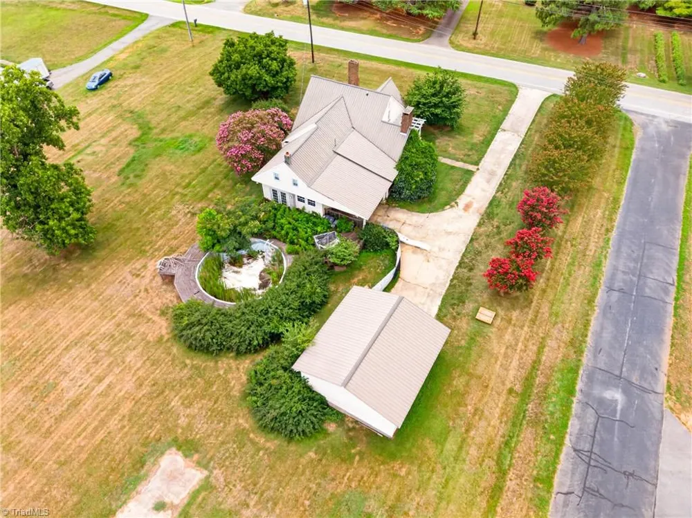 2441 Cunningham Road Thomasville, NC 27360