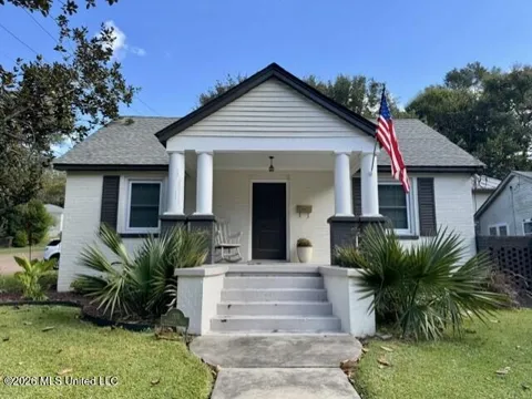 201 Magnolia Place