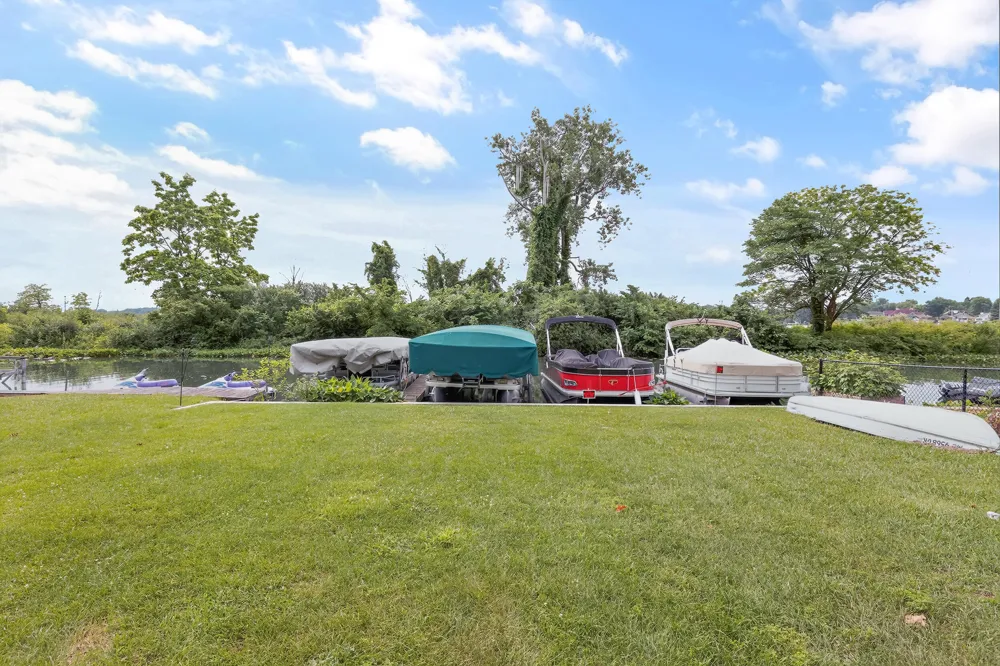 22403 Maple Row Street Cassopolis, MI 49031