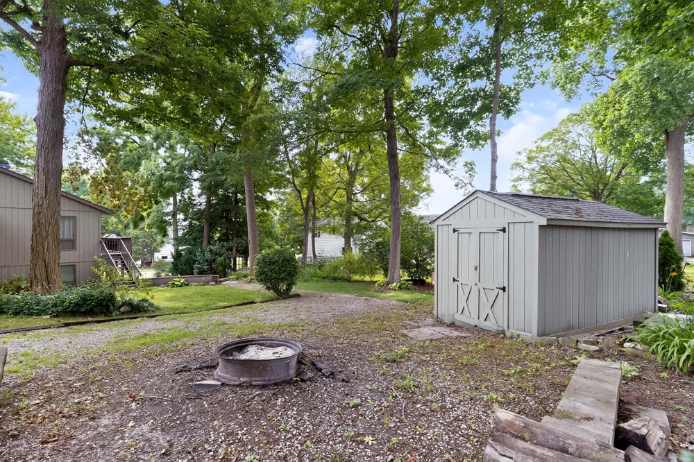 22403 Maple Row Street Cassopolis, MI 49031