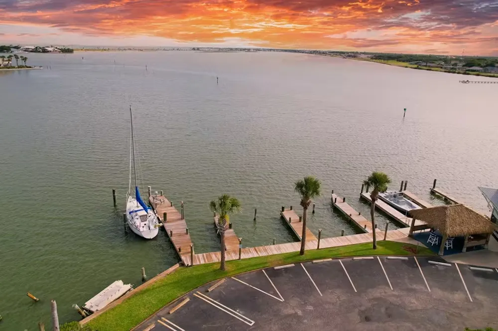 71 Nassau Drive #402 Rockport, TX 78382