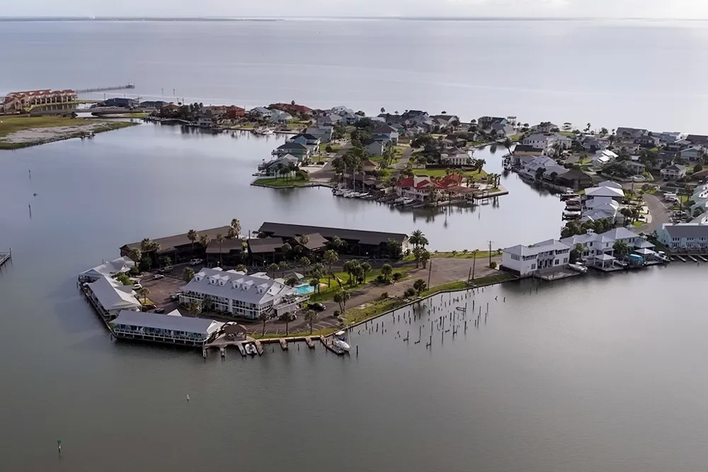 71 Nassau Drive #402 Rockport, TX 78382