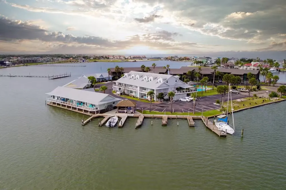71 Nassau Drive #402 Rockport, TX 78382