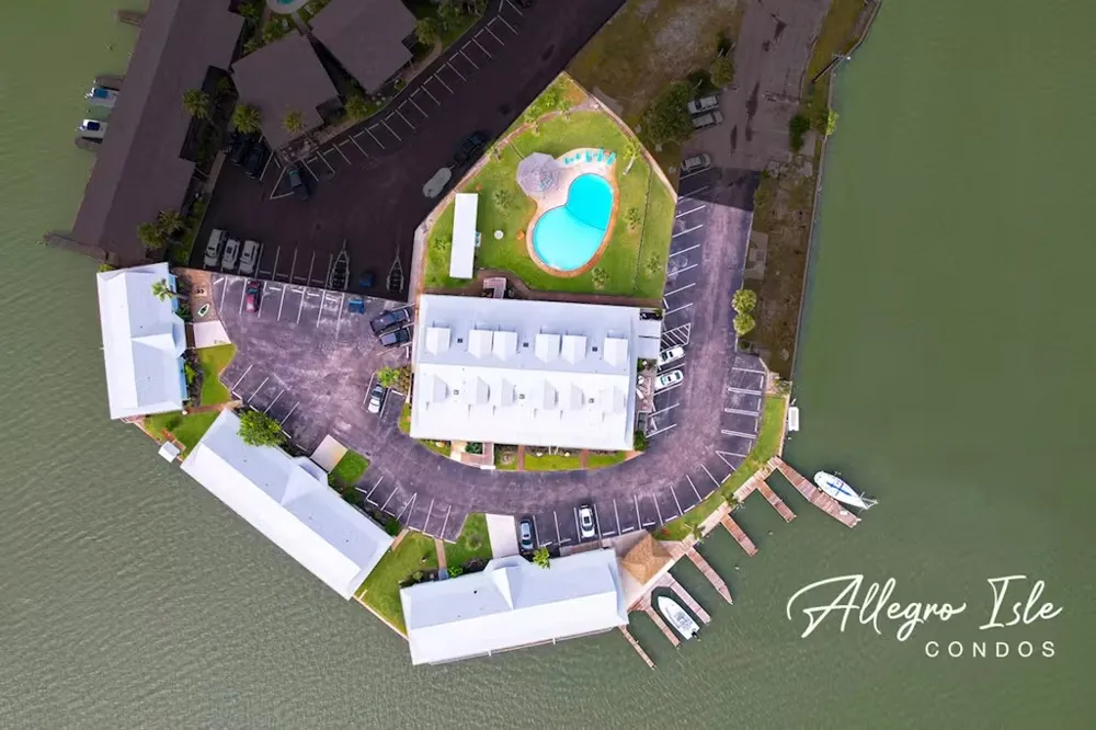 71 Nassau Drive #402 Rockport, TX 78382