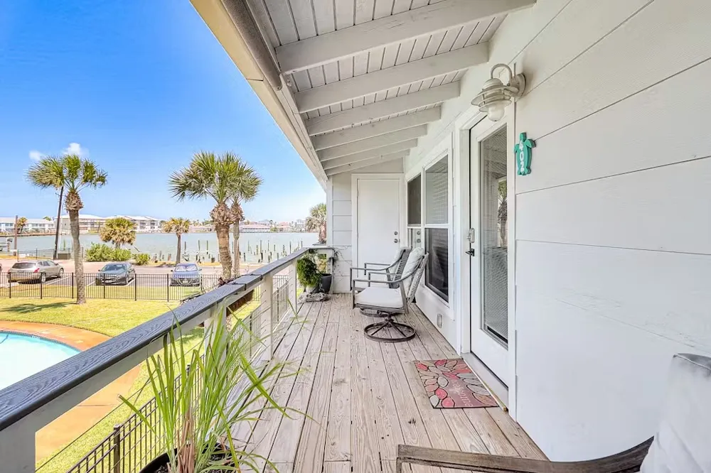 71 Nassau Drive #402 Rockport, TX 78382