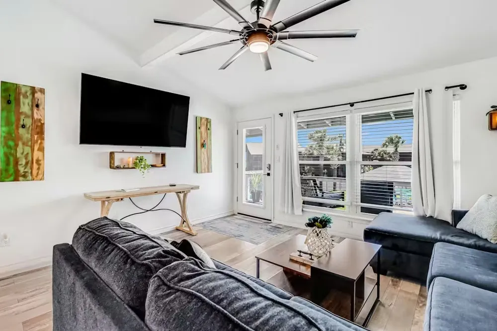 71 Nassau Drive #402 Rockport, TX 78382