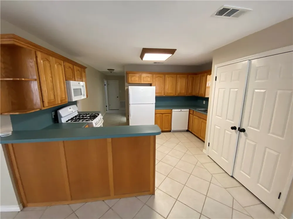5621 Burton Corpus Christi, TX 78411