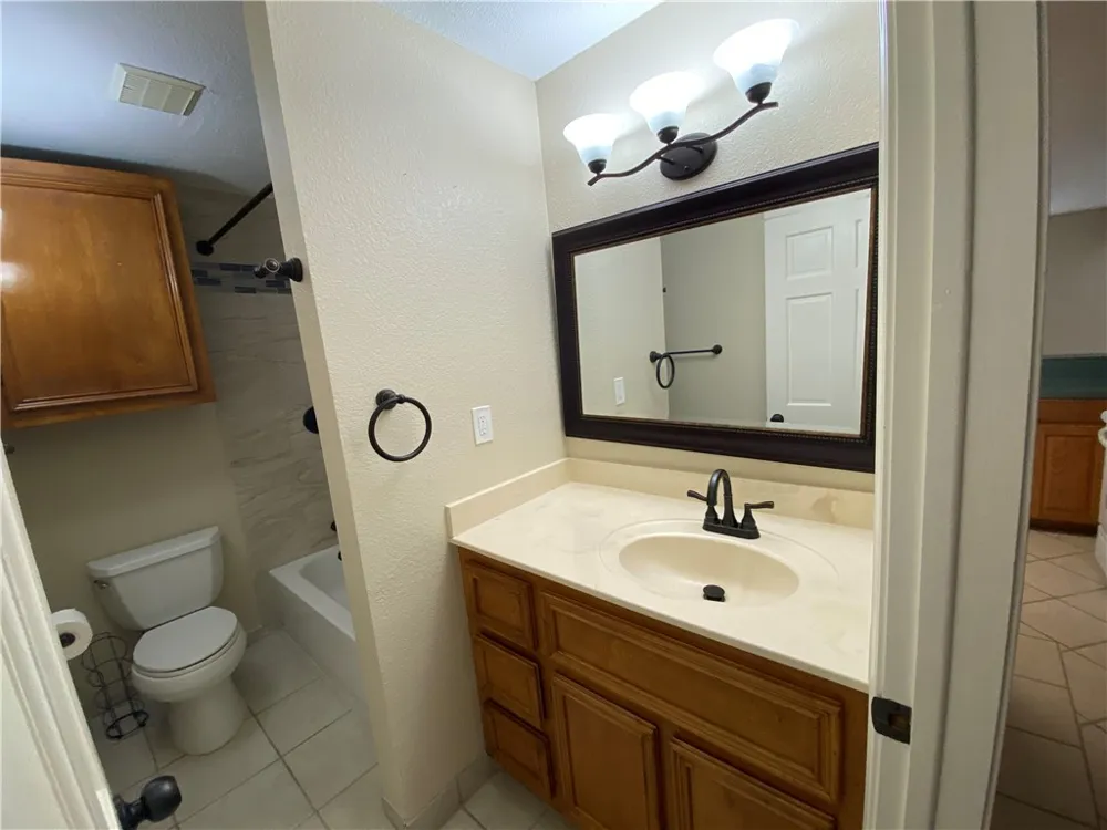 5621 Burton Corpus Christi, TX 78411