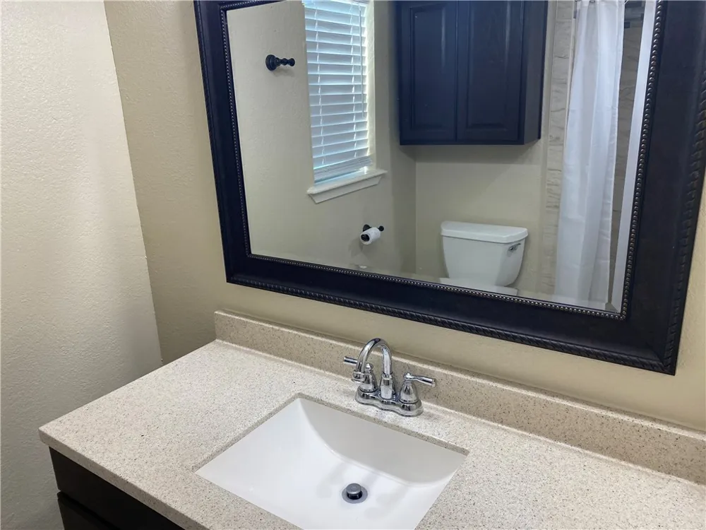 5621 Burton Corpus Christi, TX 78411