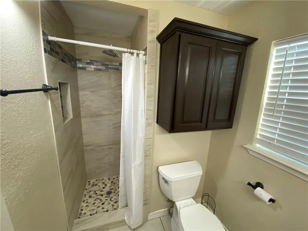5621 Burton Corpus Christi, TX 78411