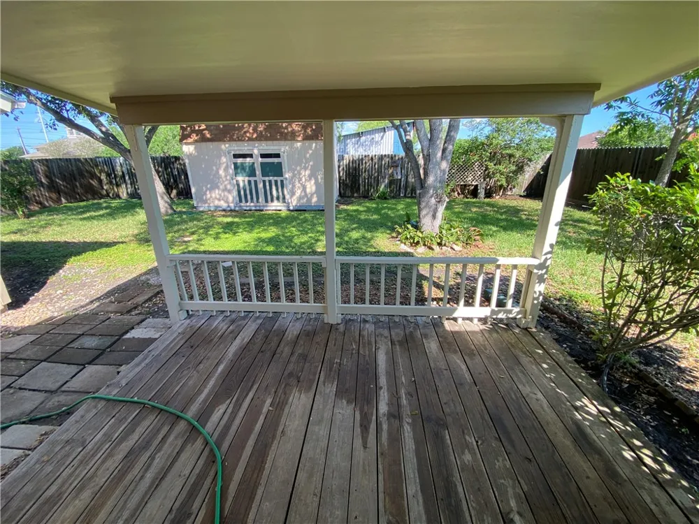 5621 Burton Corpus Christi, TX 78411