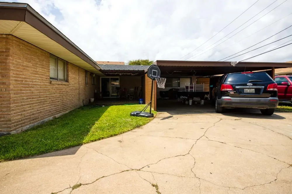 111 Chase Drive Portland, TX 78374
