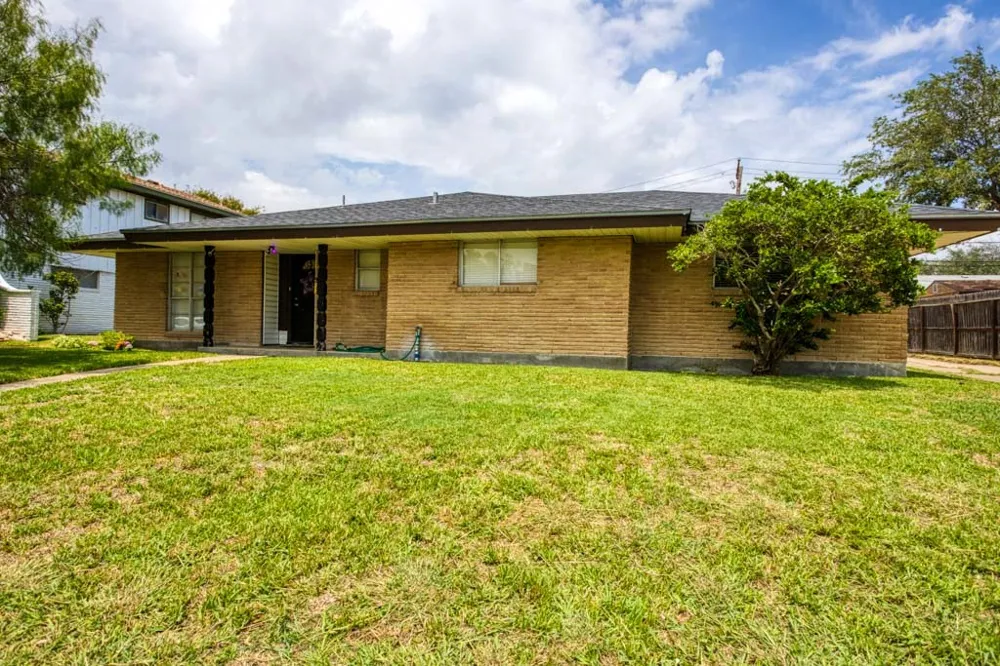 111 Chase Drive Portland, TX 78374