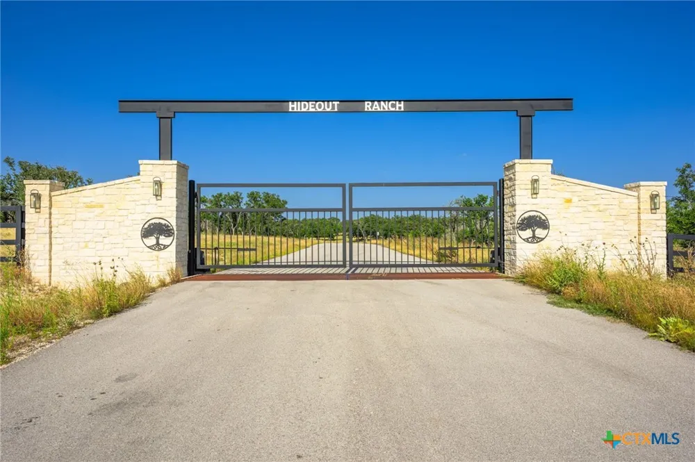 Brook Hollow Lane Mountain Home, TX 78058