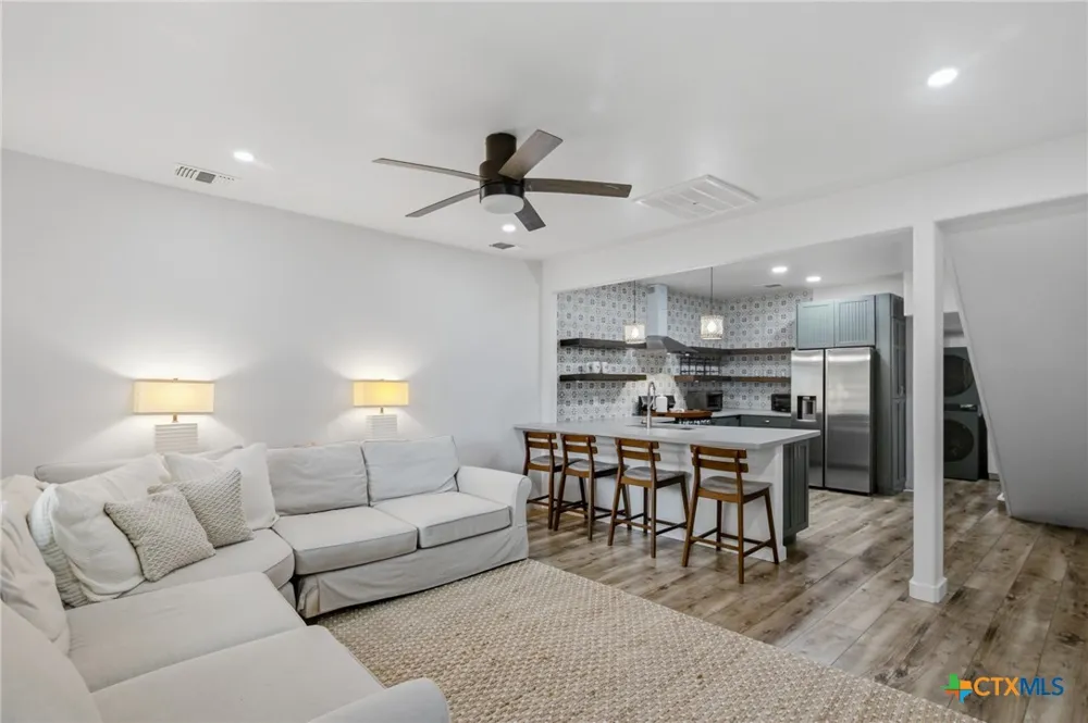 502 W Houston Avenue Seadrift, TX 77983