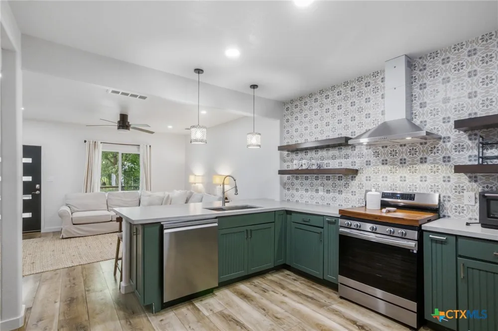 502 W Houston Avenue Seadrift, TX 77983