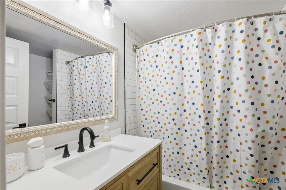 502 W Houston Avenue Seadrift, TX 77983