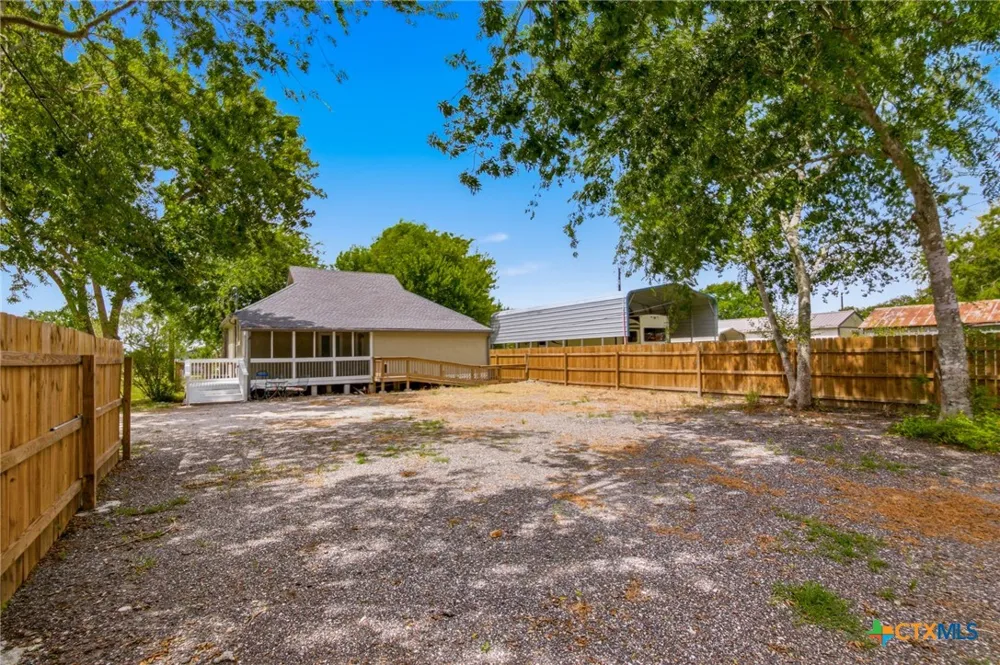 502 W Houston Avenue Seadrift, TX 77983