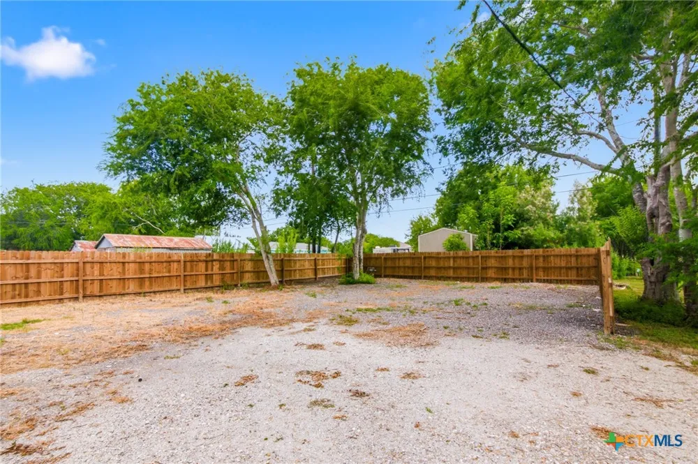 502 W Houston Avenue Seadrift, TX 77983